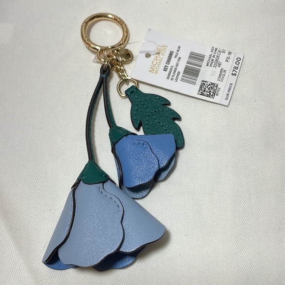 Michael Kors 💙 3D flower key fob leather charm - Picture 8 of 9